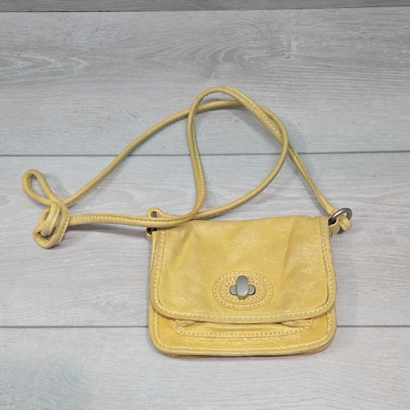 Fossil Women Mini Yellow Leather Crossbody Bag Hobo Boho Purse - Picture 1 of 11